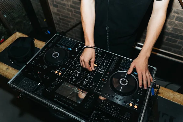 Scratch DJ Controller