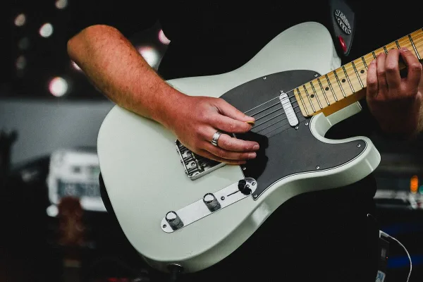 Double Cut Guitar