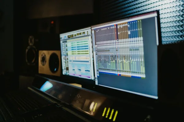 Native Instruments Komplete