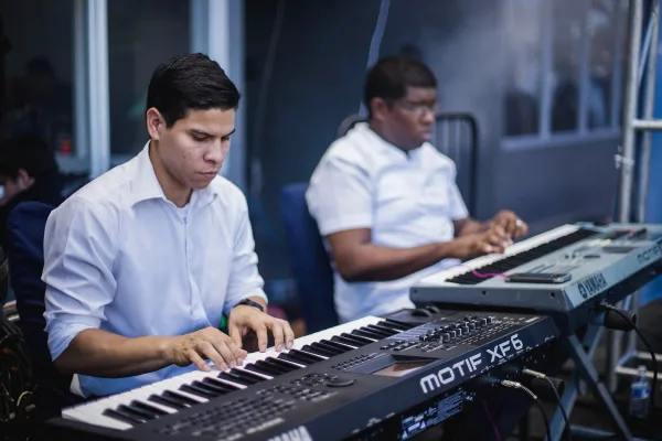 Electronic Grand Piano