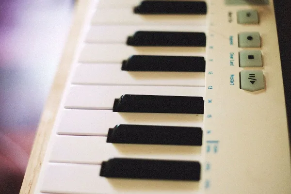 Native Instruments Digital Piano