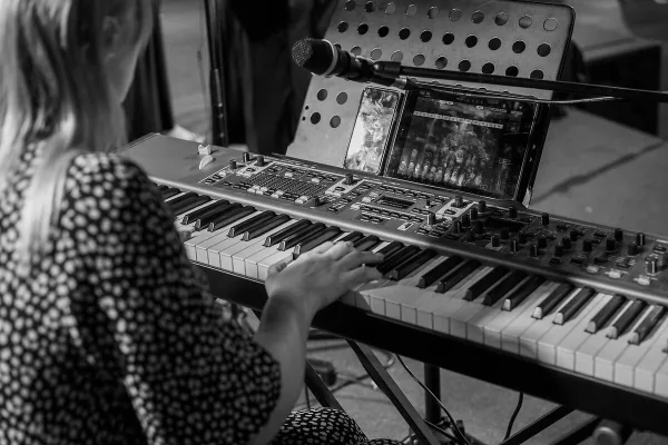 Roland Fp10