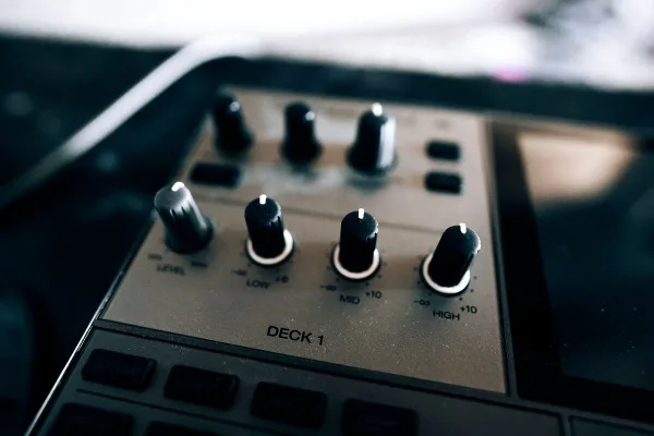 Hybrid Synthesizer