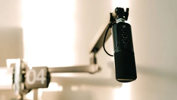 How to Choose the Best Microphone for Podcasting