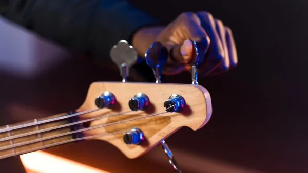 How to Tune Bass Guitar