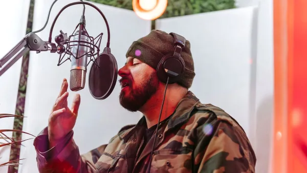 Boom Microphones: A Complete Buyer's Guide