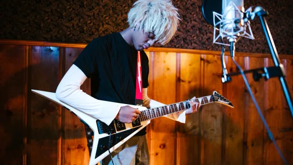 Chapman Guitar: A Complete Buyer's Guide