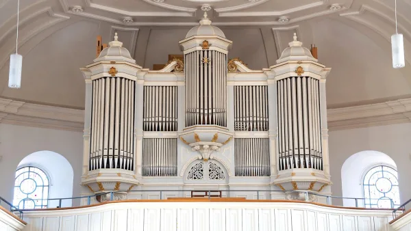 Church Organ: A Complete Buyer's Guide