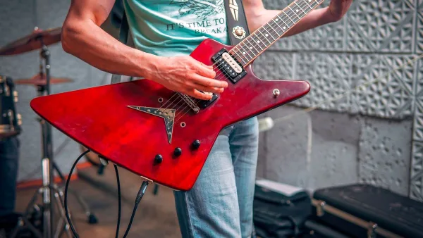 Dean Guitar Company Explained: Features, Types and Tips