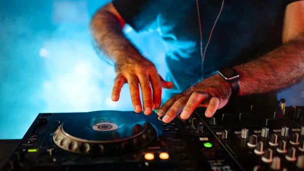 Dj Decks Explained: Features, Types and Tips