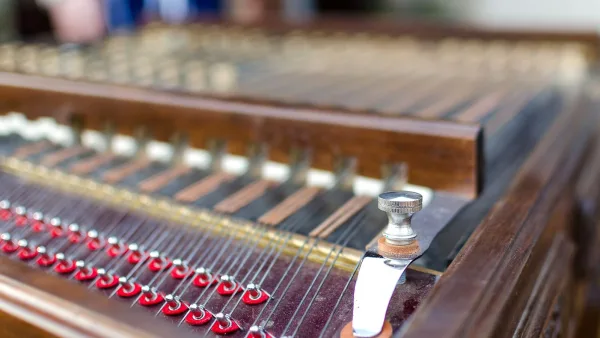 Dulcimer Explained: Features, Types and Tips