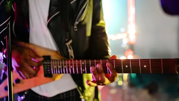 Everything You Need to Know About Headless Guitars