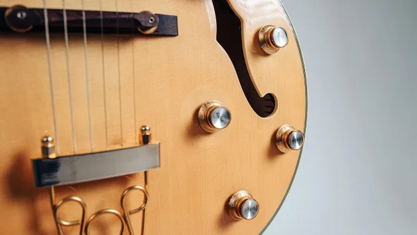 Fender Acoustasonic Explained: Features, Types and Tips
