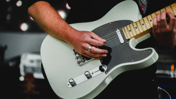 Fender Jazzmaster Explained: Features, Types and Tips