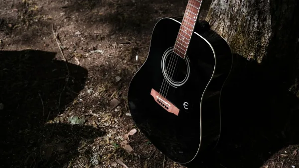 Gibson J45: A Complete Buyer's Guide