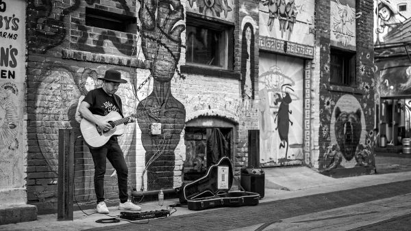 Gibson Lp Custom: A Complete Buyer's Guide