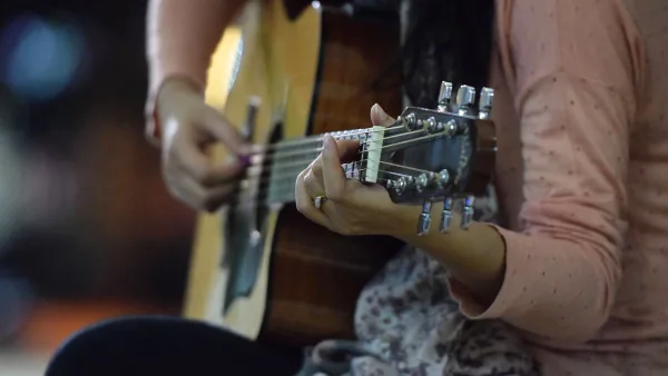 Guitar Neck for Beginners: A Complete Guide