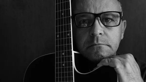Guitar Slide Explained: Features, Types and Tips