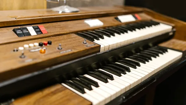Hammond Organ: A Complete Buyer's Guide