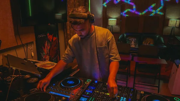 Hercules Dj Controller for Beginners: A Complete Guide
