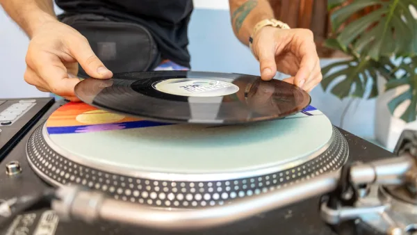 How to Set Up and Use Vinyl Album Cleaning Kit