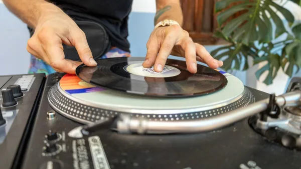 How to Set Up and Use Vinyl Record Cleaning Machines