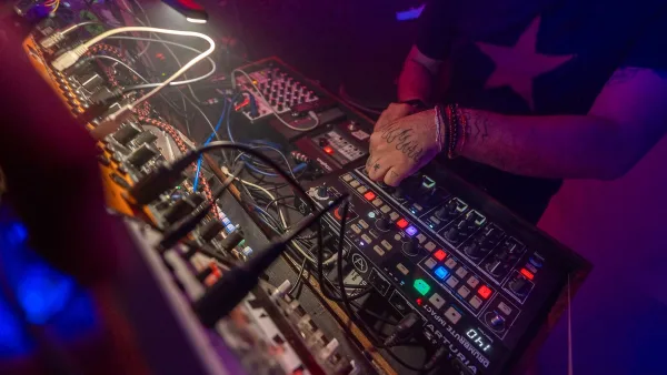 Modular Synthesizer: A Complete Guide