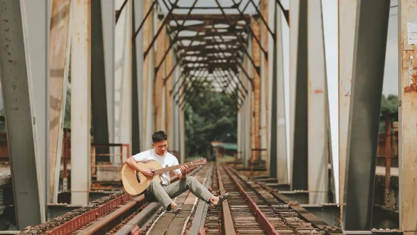 Pedal Steel Guitar for Beginners: A Complete Guide