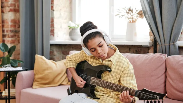 Rickenbacker Electric Bass Guitar for Beginners: A Complete Guide