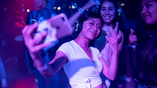 Silent Disco Headphone: A Complete Buyer's Guide