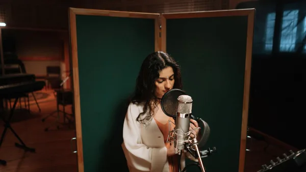 Singing Mic for Beginners: A Complete Guide