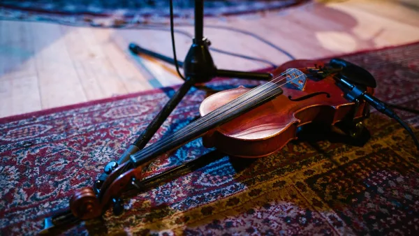 String Instruments Viola Explained: Features, Types and Tips