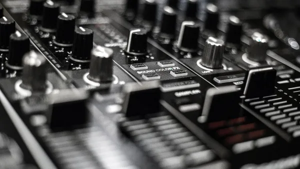 The Best Numark Dj Controllers for the Money