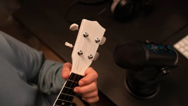 The Ultimate Guide to Electric Ukuleles