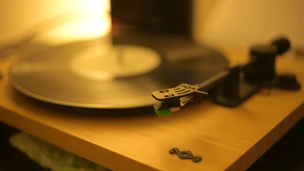 Vinyl Record Player: A Complete Buyer's Guide