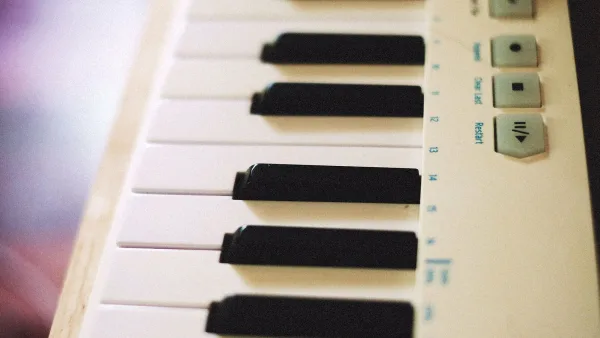 Yamaha Dx Synthesizers for Beginners: A Complete Guide