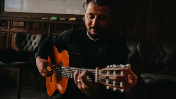 Finger Picks for Beginners: A Complete Guide