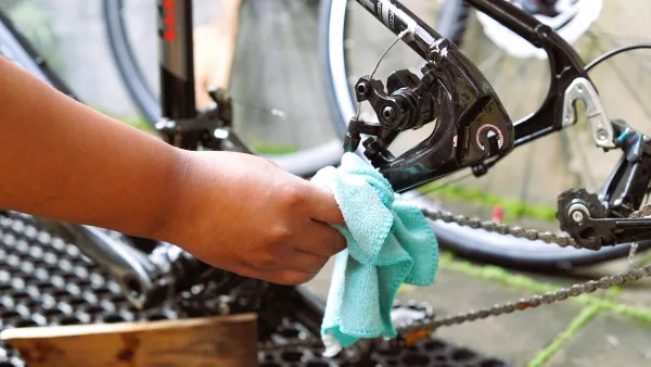 Guitar Cleaning Kit Explained: Features, Types and Tips