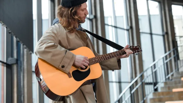 Guitar Gig Bag Explained: Features, Types and Tips