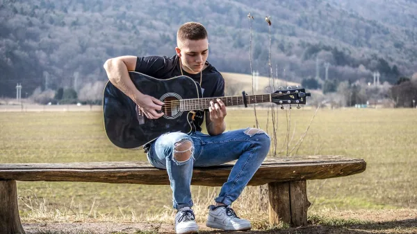 Guitar Strings: A Complete Buyer's Guide