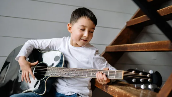 Half Size Guitar: A Complete Buyer's Guide