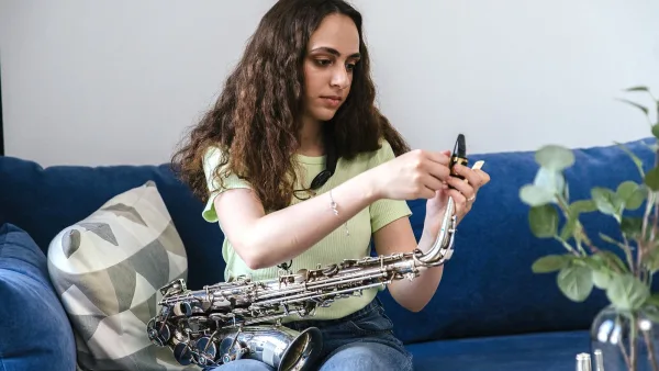 Saxophone Stand for Beginners: A Complete Guide