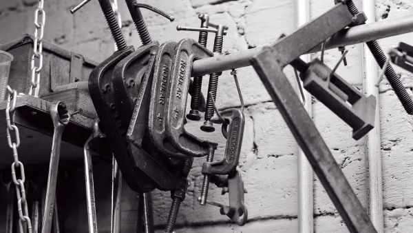 The Best Guitar Capos for the Money