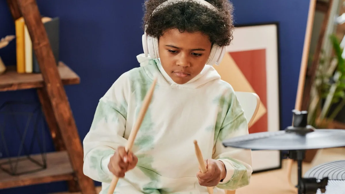 Childs Electronic Drum Set Explained: Features, Types and Tips