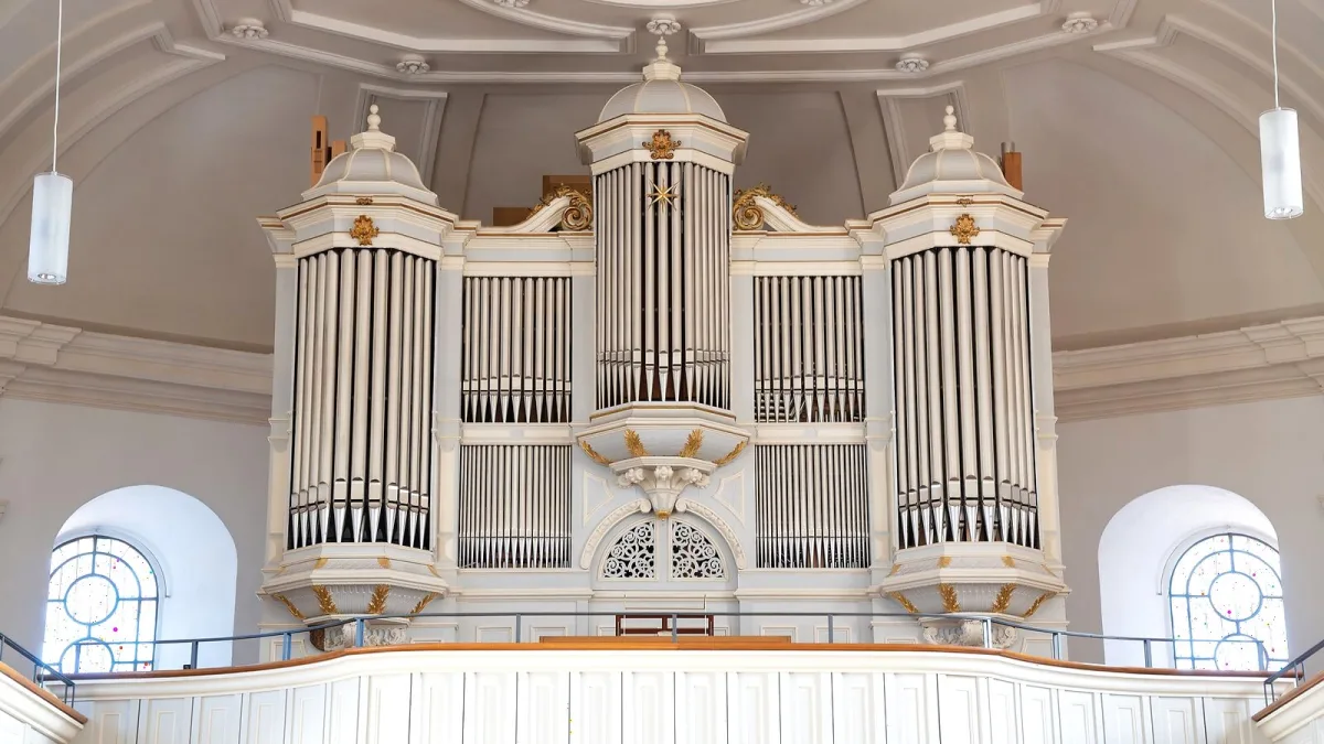 Church Organ: A Complete Buyer's Guide