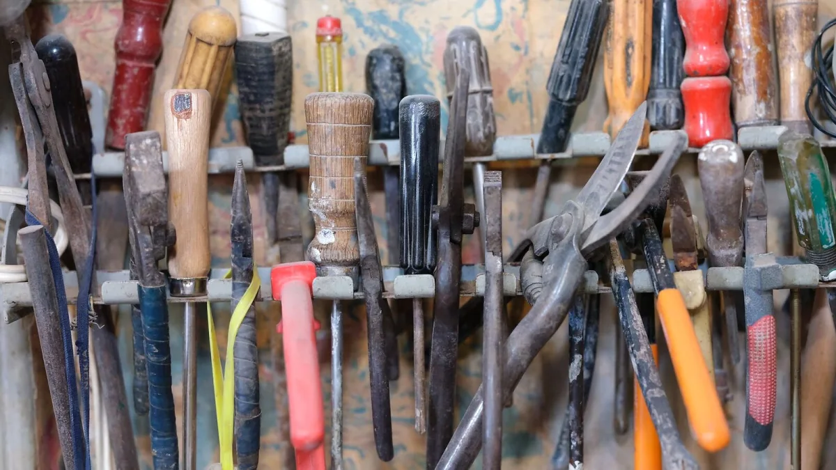 Common Guitar Neck Mistakes to Avoid