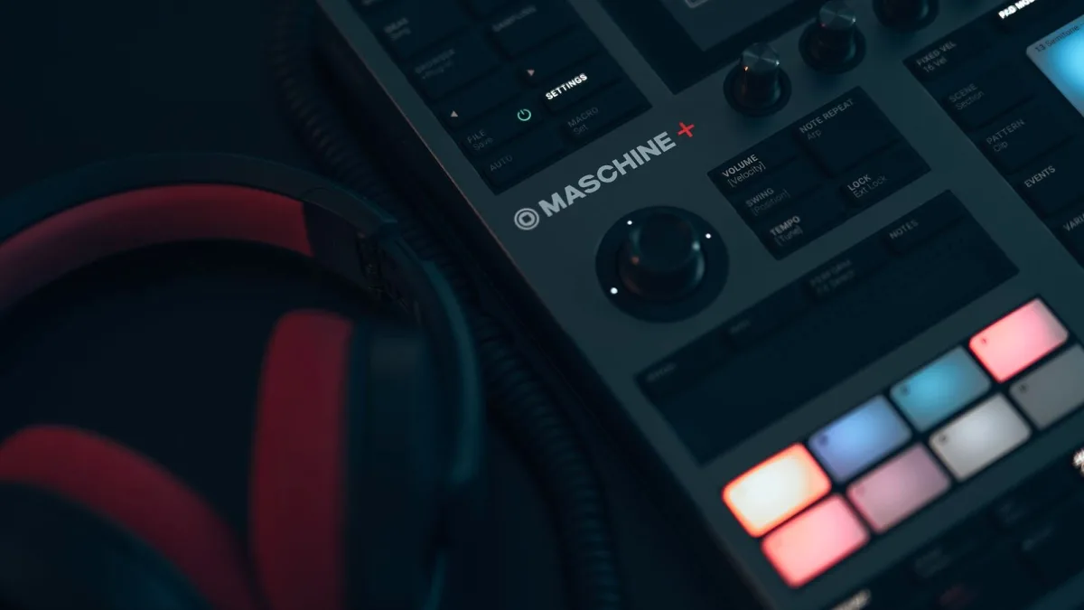 Dj Decks: A Complete Buyer's Guide