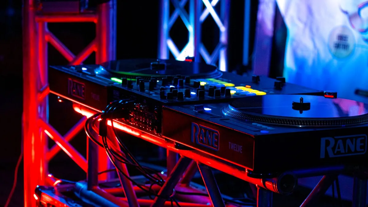 Dj Turntable: A Complete Buyer's Guide