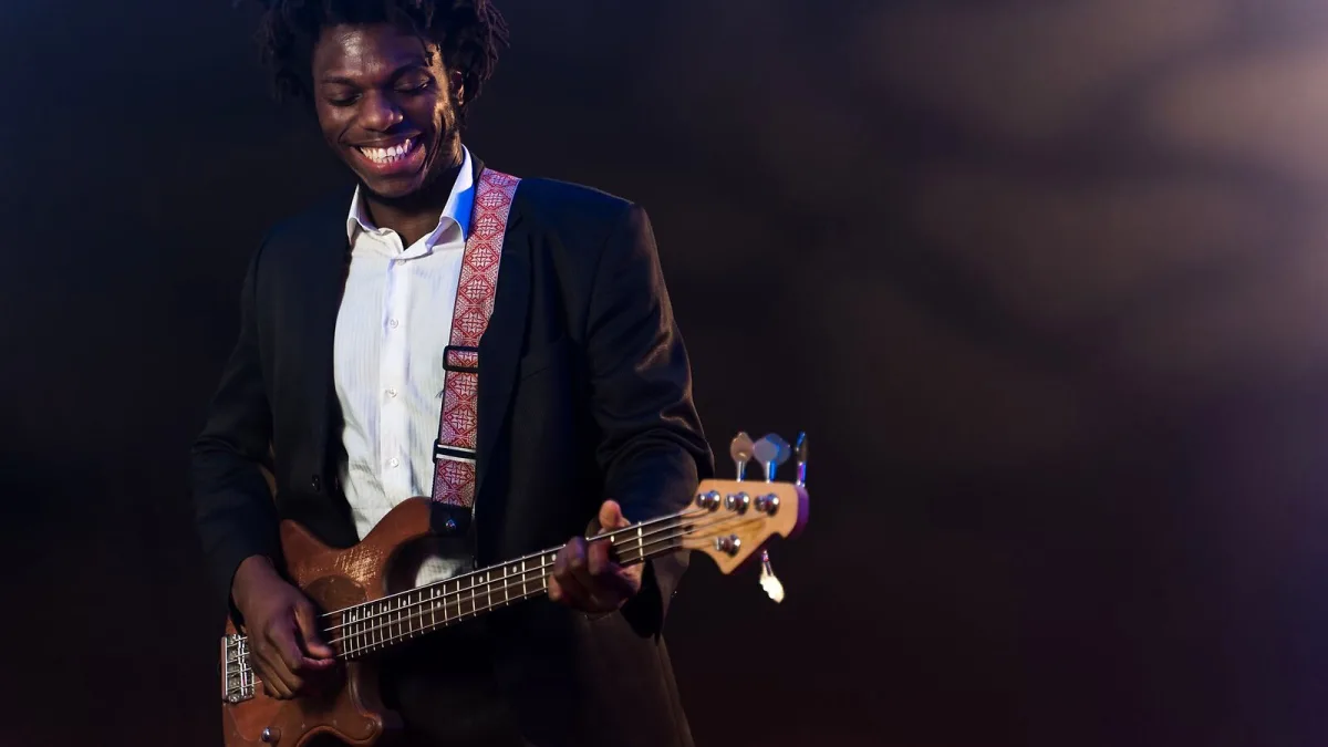 Fender Jazz Bass Explained: Features, Types and Tips