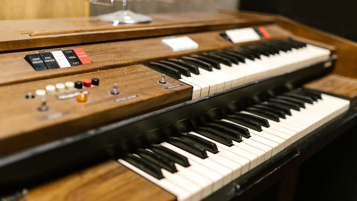 Hammond Organ: A Complete Buyer's Guide